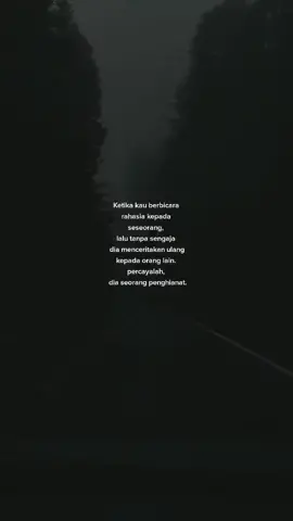 Terlalu banyak penghianat. #hakikat #hikayat #sajak #kata #puisi #syair #tersirat #filsafat #vibes #fyp #zyxcba #follow