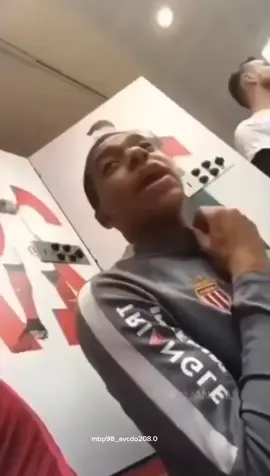 nói j mà khí thế v a 🐢🐢🤣#mbappé #mbappe #kylianmbappé #viral #music #fypシ #fyp #foryoupage #foryou #kyky