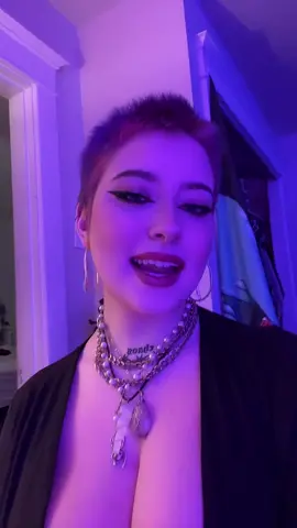 sad #fyp #foryou #foryoupage #wlw #lgbtq #lesbiantiktok🏳️‍🌈 #alt #alttiktok