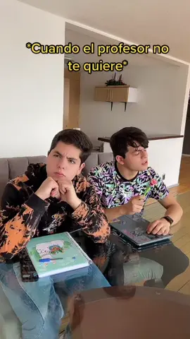 Comenta el nombre de ese profeso que te hizo la vida imposible 🤦🏻‍♂️🤣 @soy.nestor @Jordy Escoto 🍕 #comediaenespañol