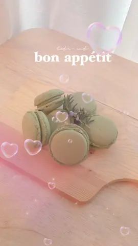 乾燥なしの簡単抹茶マカロン🍵抹茶の香りが強くて美味しい💚#お菓子作り好きな人と繋がりたい #お菓子 #おうちカフェ #手作りお菓子 #お洒落 #抹茶 #バズれ #バズりたい #お菓子づくり #マカロン#抹茶マカロン