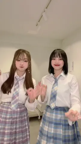 今日金曜日やん！明日なにする？#双子 #twins #fyp #foryou #한국인 #school @unaunayuuna @junyuna1515