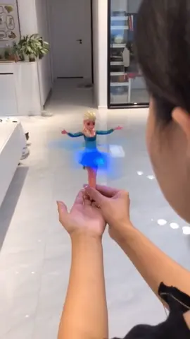 Let it go,this Elsa can flying sky #toys #littlefairy #foryou #letitgo #frozen #Elsa