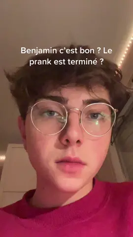 c’est long fin c’est un gage genre une caméra cacher