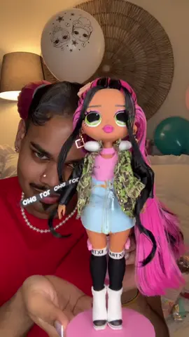 🛩🏙 #LOLSURPRISE #lolomgdolls #lolsurpriseworldtravel #worldtravel #mya #lolomg #lolomgremix #toronto #fyp #pink #bratz #barbie #doll #toy #dollunbox