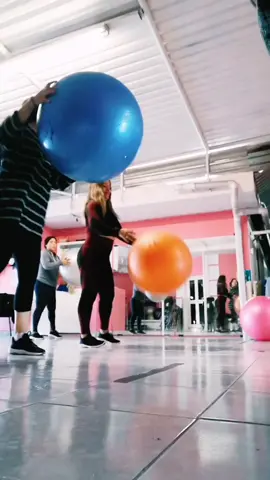 #jumping #lasbellas #ejercicioconpelota 🥵