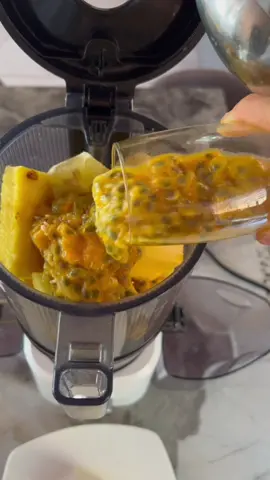 Passion Pineapple Lemon Juice🍍💛#passionfruitjuice #juicingtiktok #juicing #juicemadam #j2juicer #juicerecipe #juicefor #fyp #namawell #namajuicer