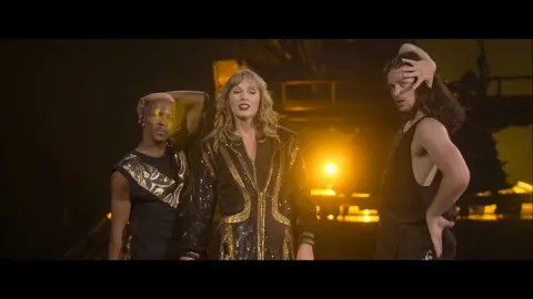 #taylorswift #reputationtour #kingofmyheart
