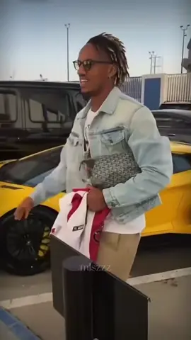 carrillo llegando al entrenamiento #selccionperuana #peru #viral #viralvideo #andrecarrillo #lapadula #parati #fyp #fypシ