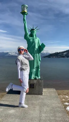@DYLVN STOP YOU LOOK BEAUTIFUL☁️🤍🗽 #giveaway #queenoflove #folk #venmo