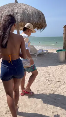 Robando besos con estrategia 😈😈😈