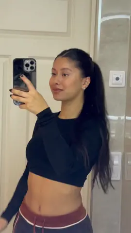 Reply to @shhshsyshshs always in a sleek ponytail for the gym 🖤
