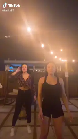 Si la ves pasar no le pites #lazonachallenge #badbunny #MaiselChallenge #latina #pfkr🇵🇷🔥 #venezolana @itslily95