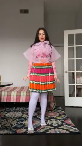 collars as aprons? I think yes! #MaiselChallenge #MakeItGucci #fyp #grwm #OOTD #sustainablefashion #maximalist #styleinspo #styling