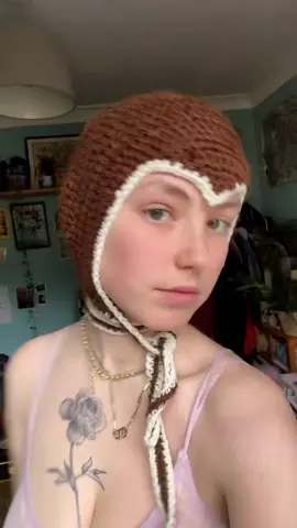 Badly made progress video of a pretty quick hood I made this week. The mind works in strange ways #crochet