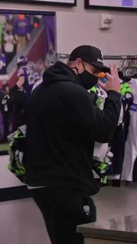 Cody Barton isn’t a fan of cameras #seahawks #nfl