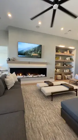 Such a relaxing living room 😌 #MakeItGucci #familyroon #trending