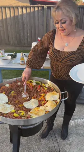 Una Discada Norteña #mexicanfood #discada #tacos #salsapicosa #familiatokers