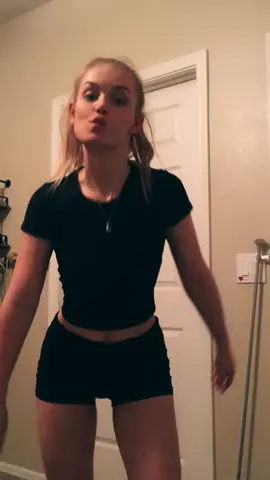 I always do the bare minimum w these dances😅 #fyp#foryou