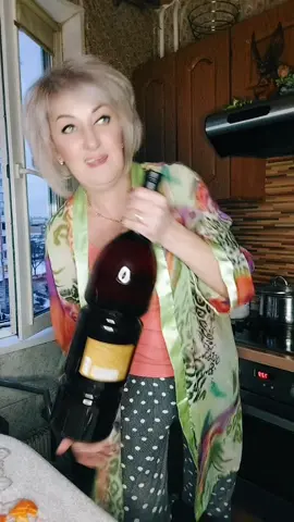 знает,чем взять😛😂😂😂