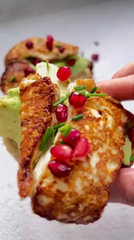 Brunchin!!! Sourdough, Hummus, Avo, Halloumi, Pomegranate🥑 #fyp #foryoupage #foryou #recipesoftiktok #brunch #sourdough