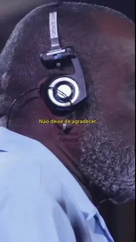 Só felicidade🎶 #fundodequintal #pagode #pagodeiro #tipografia #status #foryourpage #foryour #fyy #fyp #fypシ