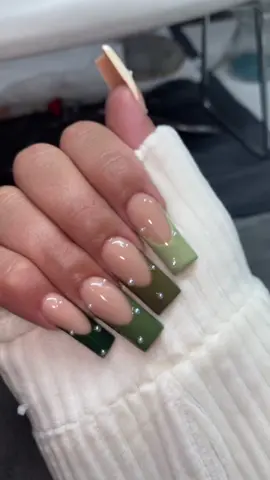 Shades of green 🤍 @dianasnailboutique #greenscreen #fyp #nails #acrylicnails #nailart