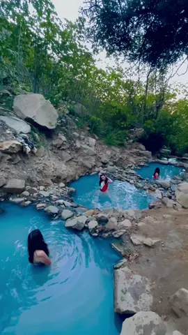This is your sign to do a sunrise hot springs hike with your sisters ♨️ #california #hotsprings #exploretheworld #wowplaces #discoverearth