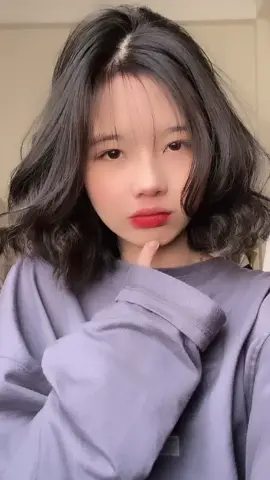 Nụ cười của người mới ốm sáu hôm dậy đấyy, chắc mn quên Meow rồi 😿