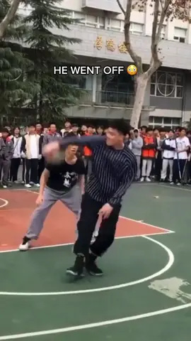 Those spins were wild 🤯 (via helmetmake, thekingofunderdogs/IG) #basketball #hoops