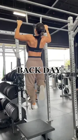 Full workout on my IG Ashleyfloresfit 🖤 #backday #backworkout