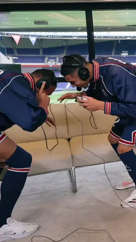 GOAAAAAL! ⚽️😂 Kylian Mbappé & Achraf Hakimi! 🎮 @easportsfifa #FIFA22
