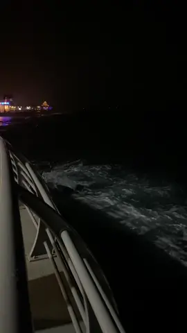 #عزازي اذا تبي تزعل أشرب بحر جده😅