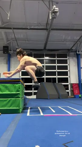 I’m gonna have to work on this #boxjump #recordattempt #hops #worldrecord #ninja #ninjawarrior #GymTok #Fitness #fyp