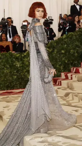 ZENDAYA AT THE 2018 MET GALA #zendeyapaparazzi #zendeyamiesposa #zendeyamiflaca #zendyammeetgala #viral #fyp #fypdongggggggg #TBTikTok #lentejas #ariale640 #mj #parati #ariale24