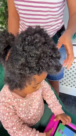 Rubber band hairstyle for little girls #kidshairstyles #naturalhair #childrenhairstyle #olivia_chukwu