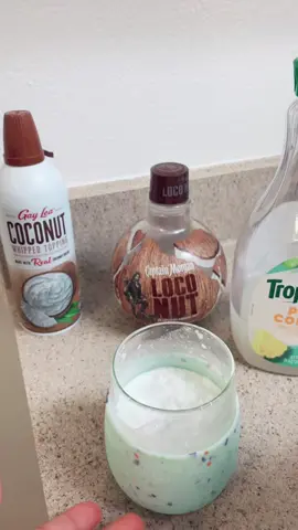 🤤🥵 #gaylea #tropicana #captainmorgan #piñacolada #loconut