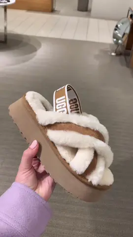 @UGG® #ugg #slippers #shoes #nordstrom #fyp #fypシ #trending #viral #fashion #fashiontiktok #blogger #inspo #fluffy #sherpa #obsessed #winter #Love
