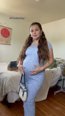 Thanks for the lipstick @meritbeauty 😙 #gifted #merit #meritminimalist #pregnantfashion #pregnantoutfits #36weeks