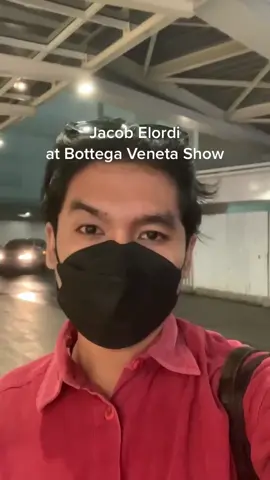 Why is Jacob Elordi wearing a bottega puffy cassette bag so hottt lol #jacobelordi #bottegaveneta #mfw22 #milanfashionweek #euphoria