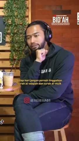 FULL VIDEO ON YOUTUBE ALFIE ALFANDY ! Klik link on bio #KenanganHanyaUntukmu #alfiealfandy #bikersdakwah #dirangkulbukandipukul #SilenceTheAcne #asktiktok #Sefleksibelitu