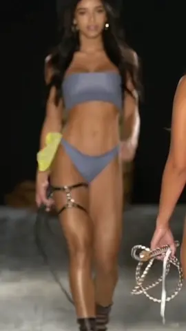 #beauty #musclegirl #catwalk #bikini #femaleathletes