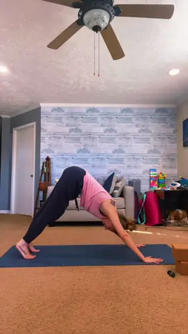 Woodlight Yoga - yoga for every body. #yoga #livestreamyoga #onlineyogaclass #yogaflow #yoga101 #beginner #yogalove #yogalover
