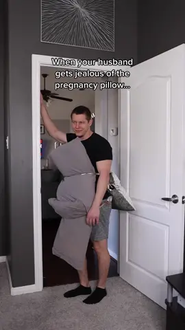 Who can relate? 🤣 #couples #marriedlife #marriagehumor #pregnancy #fyp #cuddle