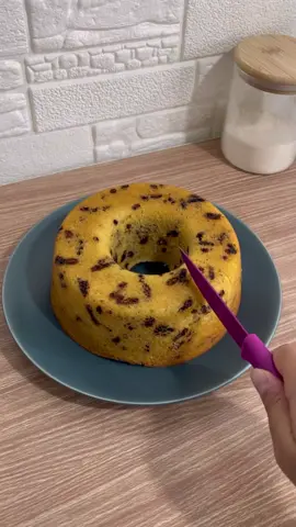 Bolo formigueiro!  Ing:180g açúcar3 ovos1 colher de sopa fermento químico250g farinha de trigo80g granulado200ml leite130g manteiga