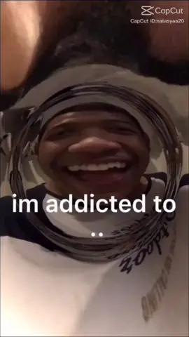 Namanya juga temen pasti saling menghibur 🙂