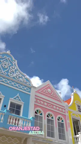 Cuteeee colours in Oranjestad, Aruba 💗💗 #traveltiktok #aruba #caribbean #fy #fyp #foryou #trending #voorjou #athletechallenge #livingthedream #sun