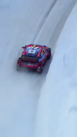 This is how it’s done on snow 💪🏼⛄️ #snow #rally #sweden #skills #hyundai #Motorsport #viral#HairFoodChallenge