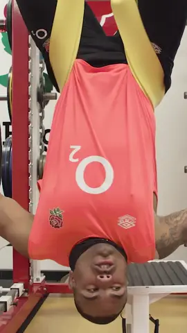 Just hanging out 🤷‍♂️ #englandrugby #rugby #sixnationsrugby @o2 #weartherose
