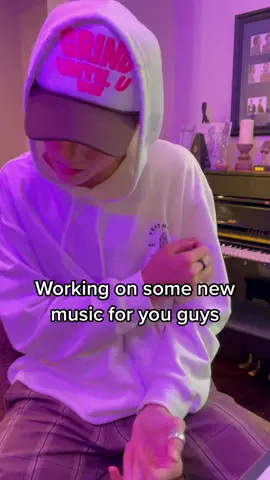 @presley_elise 🖤🌷